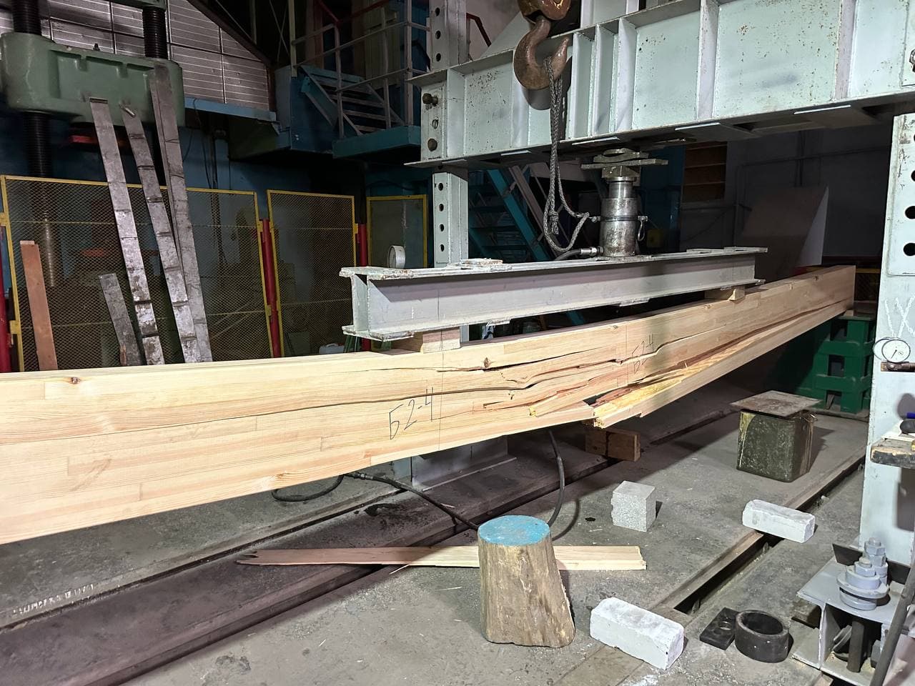 Testing of glued wood produced by Resalt | Osnovnoy Moment (OsnoM)