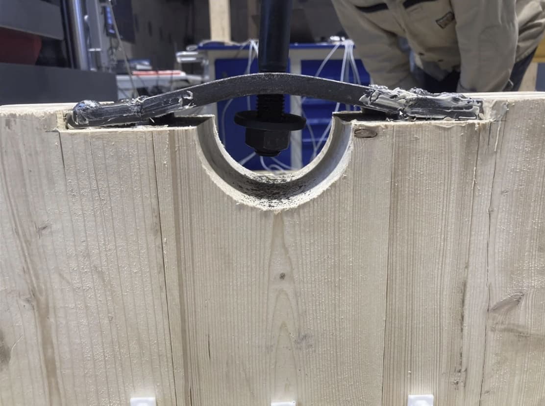 Universal joint of CLT panels on glued cores – pull-out test | Osnovnoy Moment (OsnoM)