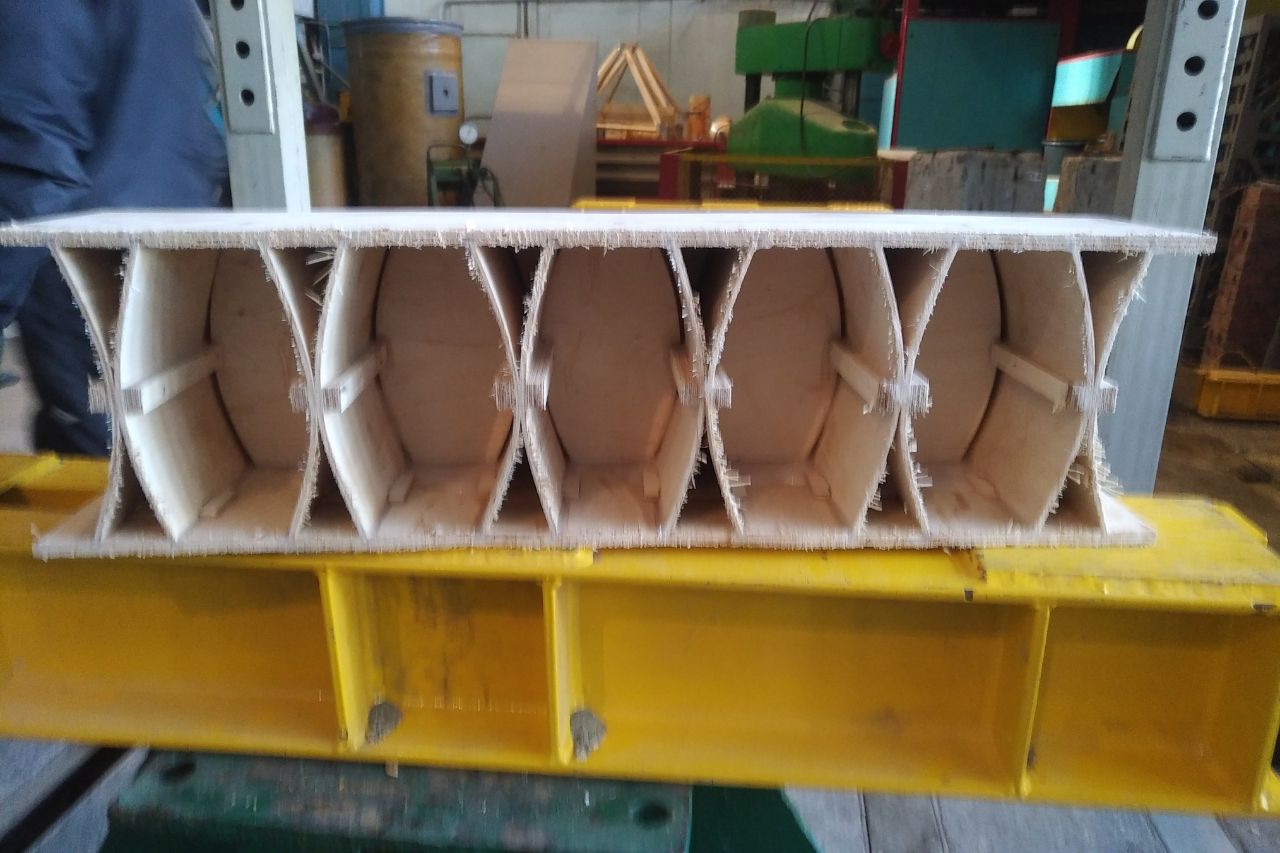 Photo of cross-section of plywood panel